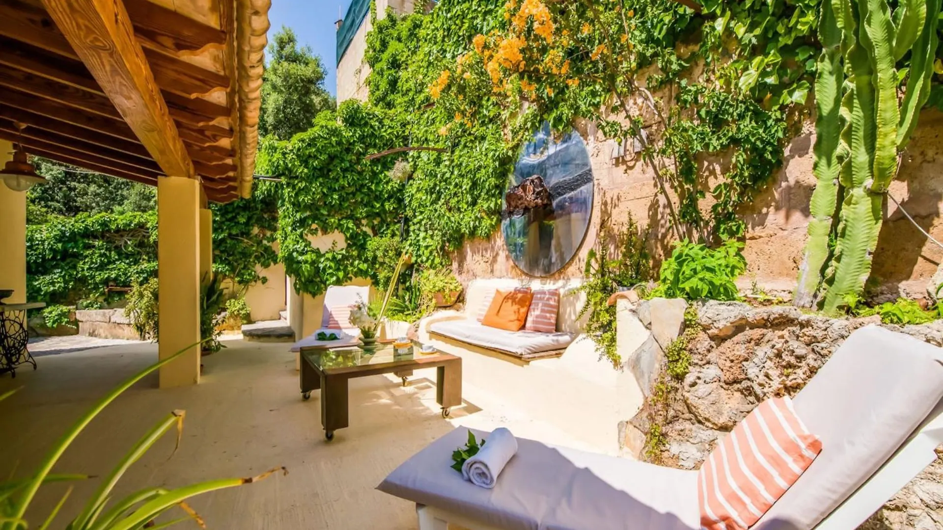 6 Guests Holiday Home In Pollensa Cala de Sant Vicenc
